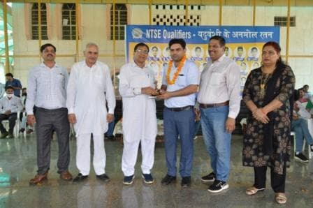 Results Celebration  photo 14